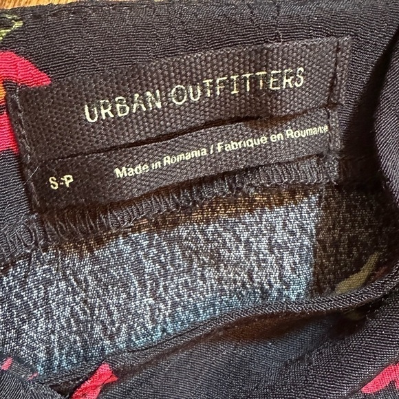 Urban Outfitters Bonita Floral Playsuit Black Size Small - Picture 6 of 6